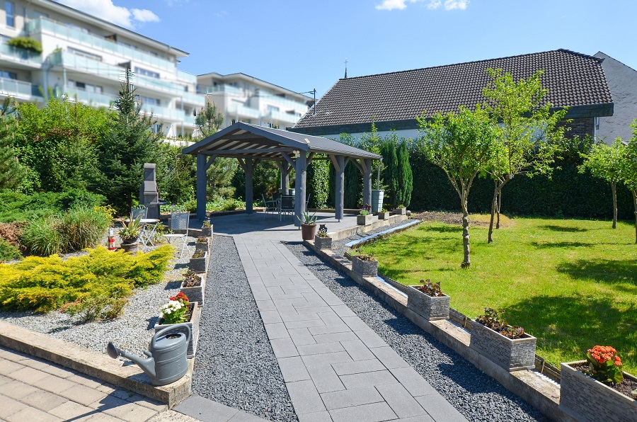 Zweifamilienhaus kaufen Roßbach CZR-497 Garten