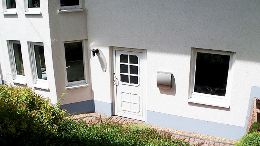 Terrassenwohnung mieten Kasbach Ohlenberg VMK-660 Haustür