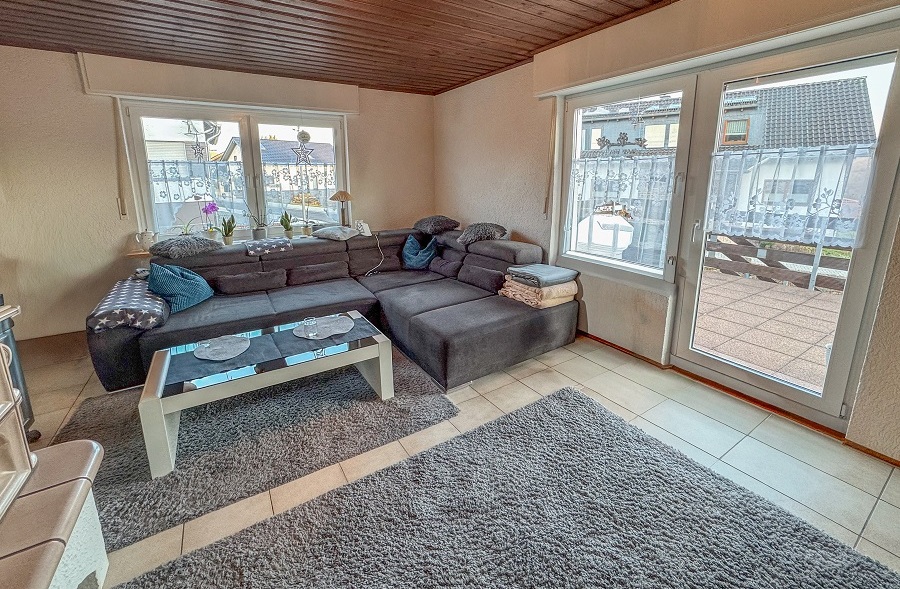 Ein- Zweifamilienhaus kaufen 1 Km Horhausen WTP-327 Wohnzimmer-2