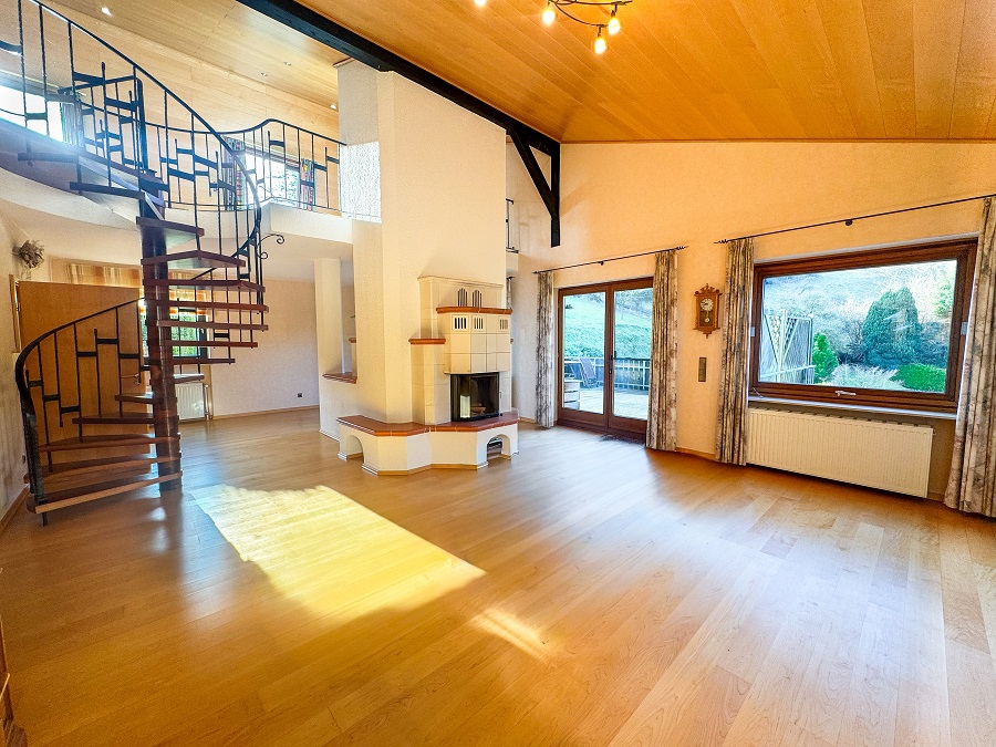 Einfamilienhaus mit Einliegerwohnung kaufen 1,5 Km Straßenhaus ISN-247 Wohnzimmer-3