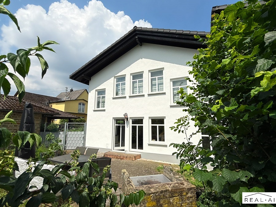 Großzügiges Wohnhaus kaufen zentral in Horhausen 30 min Kreuz BN, SU ANH-467 Zimmer Schaf-16 (11)