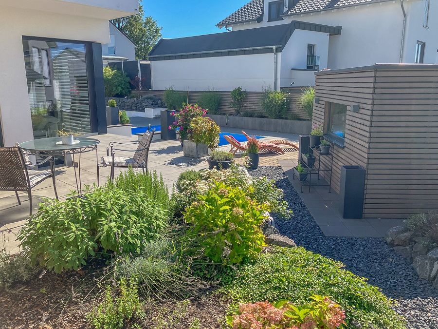 Moderne Bauhausvilla kaufen 1 km Horhausen MFP-760 Garten-3 (1)